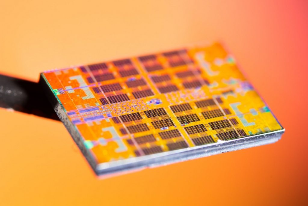 Кристалл AMD Ryzen 5 3600 крупным планом